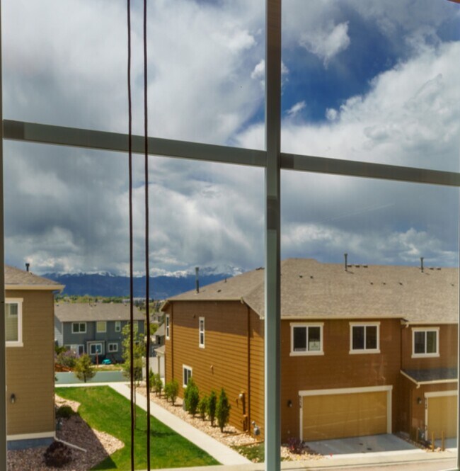 Building Photo - 5604 Saint Patrick View
