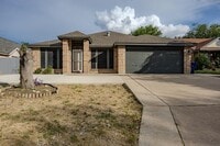 Building Photo - 1425 Longhorn Dr