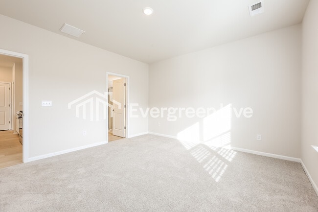 Building Photo - now