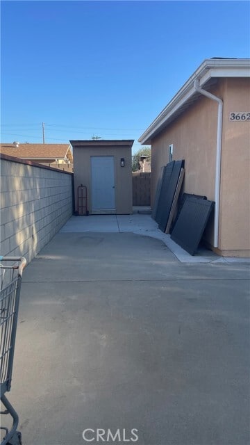 Building Photo - 3662 Vineland Ave