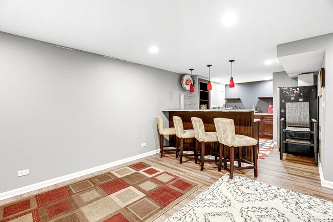 Building Photo - 152 Rosewood Dr