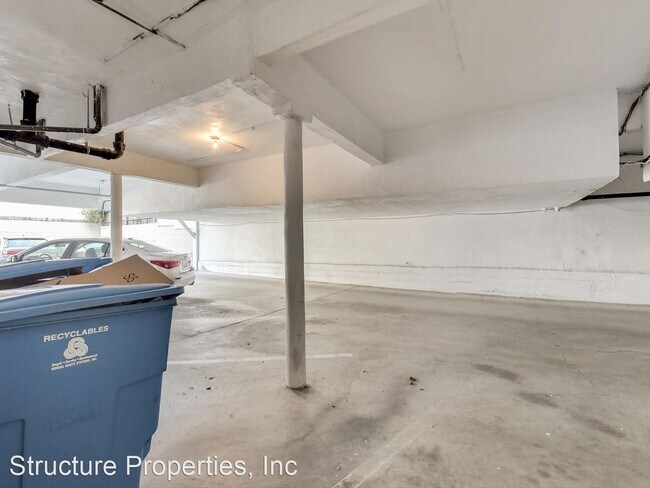Building Photo - 355 24th Ave