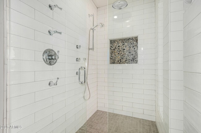 Building Photo - 3750 E Garden Dr