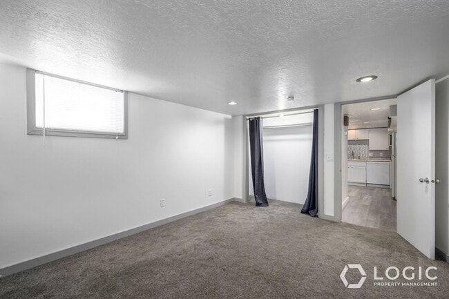 Building Photo - Incredible Basement Unit in Harrison UT
