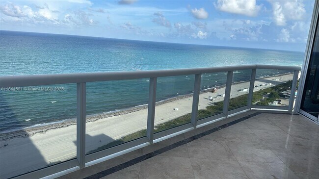 Primary Photo - 4775 Collins Ave