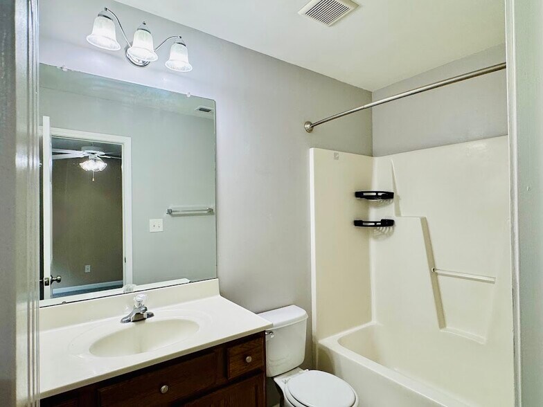 Bathroom - 844 Horton Rd