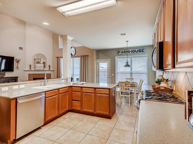 Building Photo - 461 Sweet Gum Dr