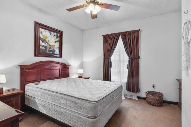 Building Photo - 38389 Oakleigh Ln