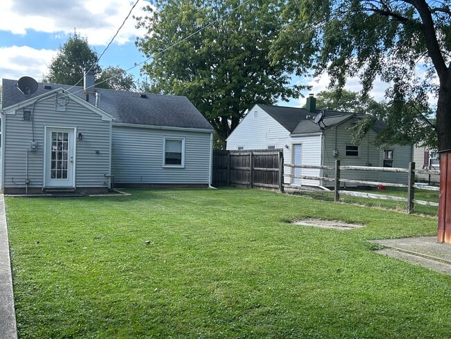 Building Photo - 1218 Hugo St