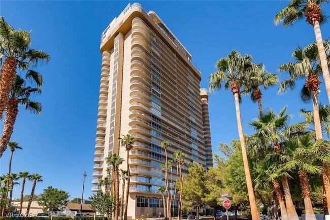 Building Photo - 3111 Bel Air Dr