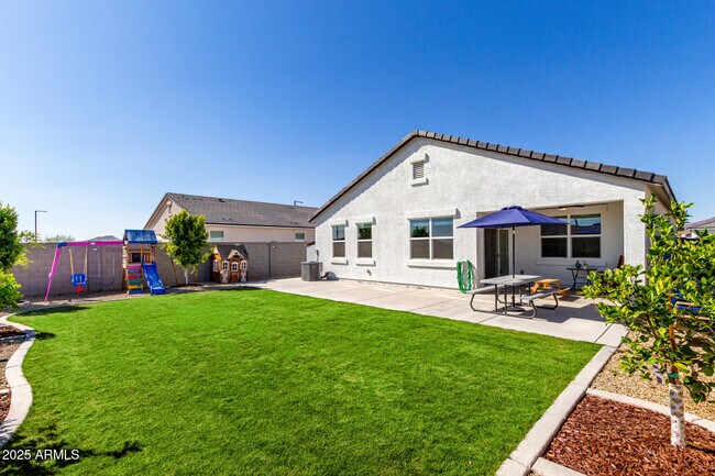 Building Photo - 24047 W Mohave St