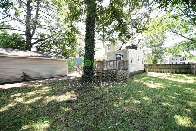 Building Photo - 3742 Atterbury St