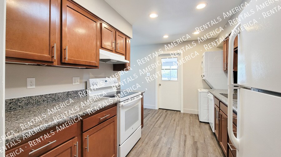 Building Photo - 11633 N Desert Hills Dr W