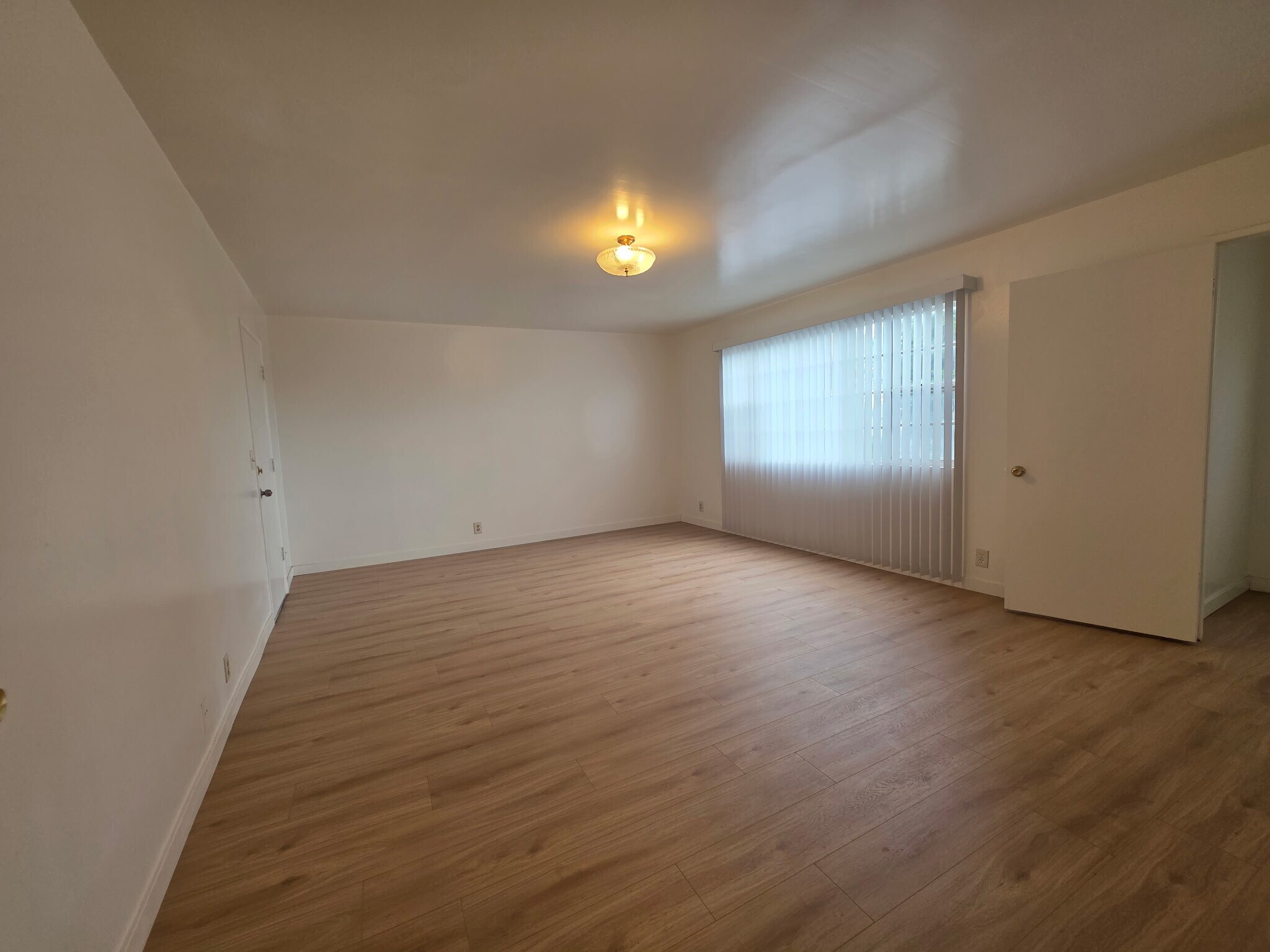 Building Photo - 220 S Pannes Ave