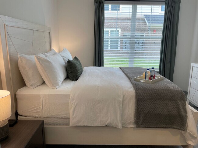 Building Photo - 5102 Aldersgate Dr