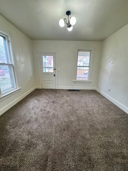 Building Photo - 2325 McKinley Ave