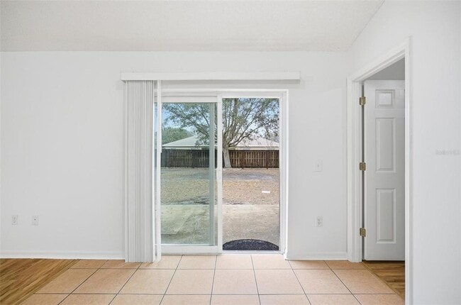 Building Photo - 38 Bud Field Dr