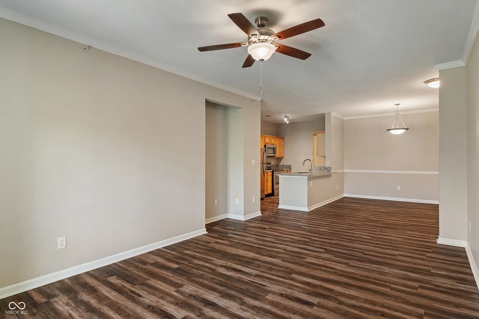 Living room - 12833 Tradd St