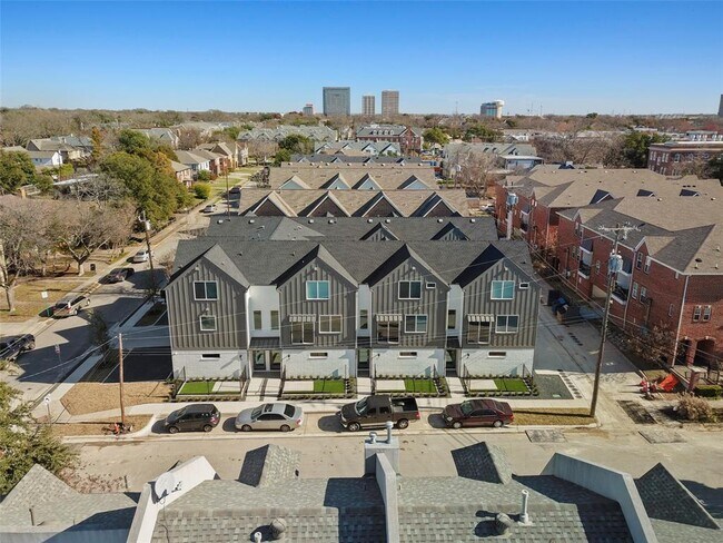 Building Photo - 3241 Rosedale Ave