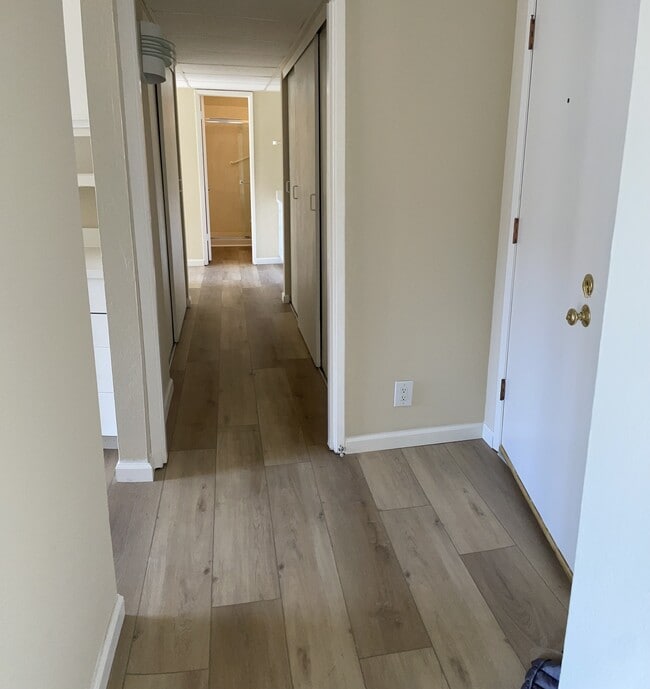 Building Photo - 430 N Civic Dr
