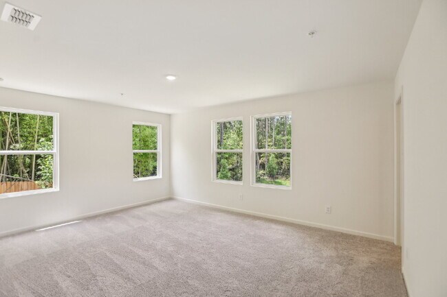 Building Photo - Stylish 3BR/2.5BA Home in Grey Hawk Community | $2,500/Month