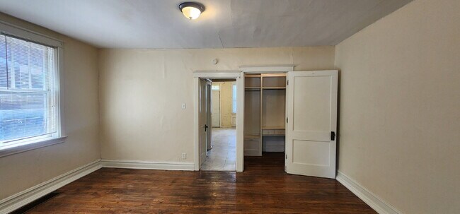 Building Photo - 3700 Bates St