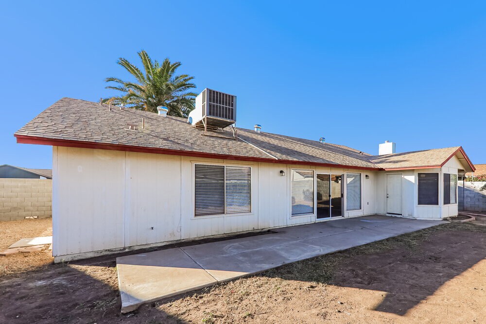 Building Photo - 8014 W Aster Dr