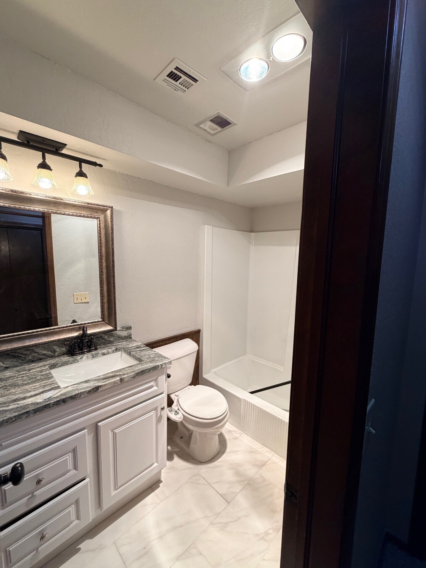 Building Photo - 1820 Windhill Ave