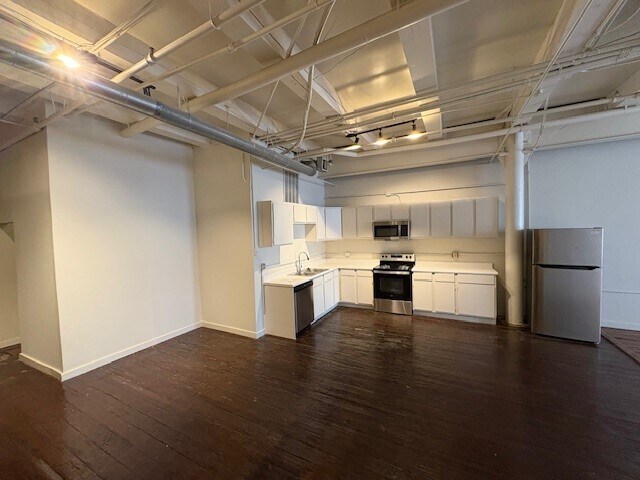 Building Photo - 101 Crawford St