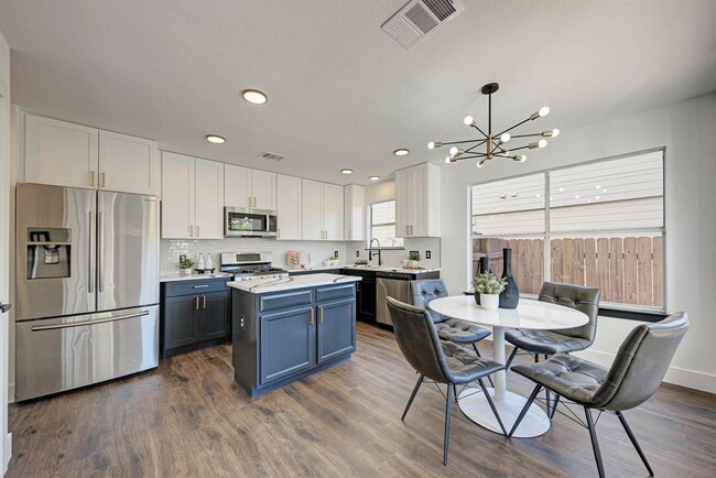 Building Photo - 801 Black Isle Dr