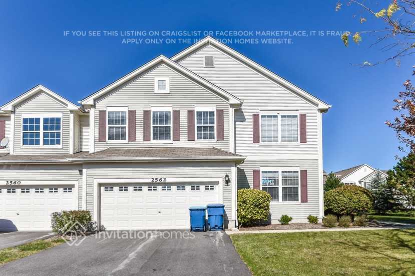 Building Photo - 2562 Hillsboro Blvd