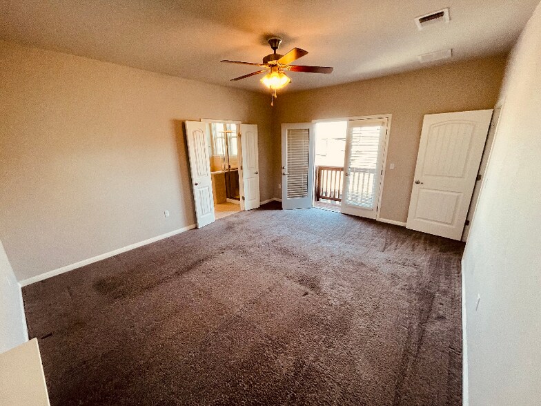 Building Photo - 5920 Corrine Ln