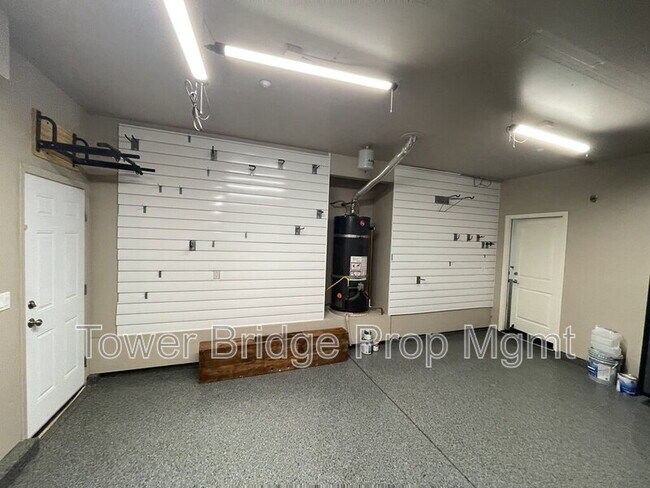 Building Photo - 5508 Copper Sunset Way