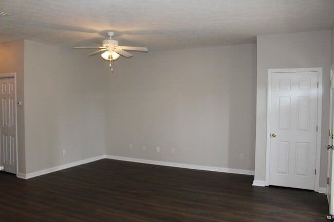 Building Photo - 1407 E 14th St