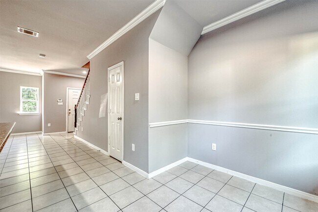 Building Photo - 7903 Moon Beam St