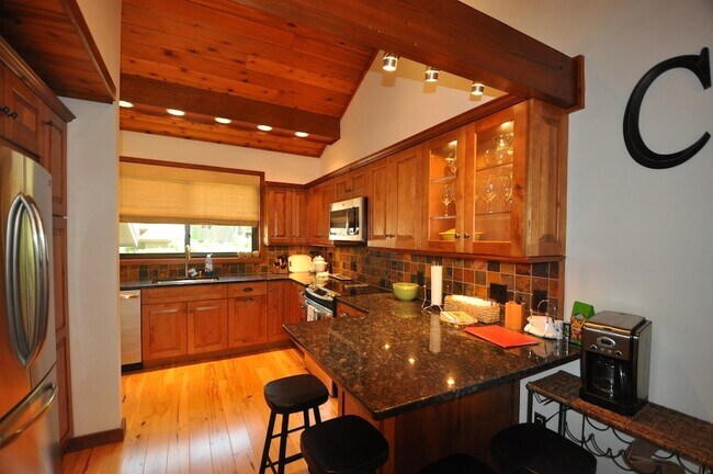 Building Photo - 55 Murray Hill Woods Rd