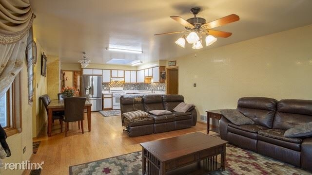 Building Photo - 4 br, 3 bath House - 10837 Lorel Avenue