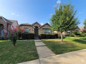 Building Photo - 8913 Eastwood Ave