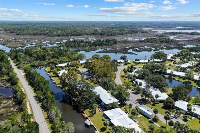 Building Photo - 11310 W Bayshore Dr