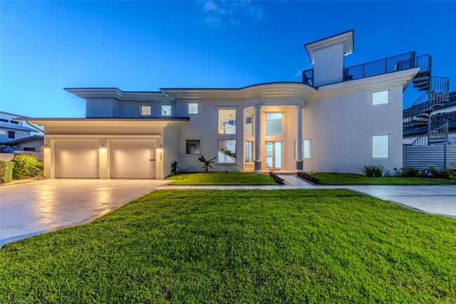 Building Photo - 2523 Castilla Isle