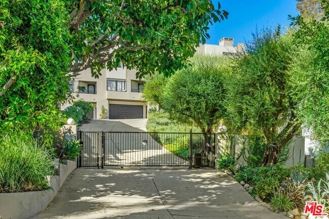 Building Photo - 3023 Berkeley Ave