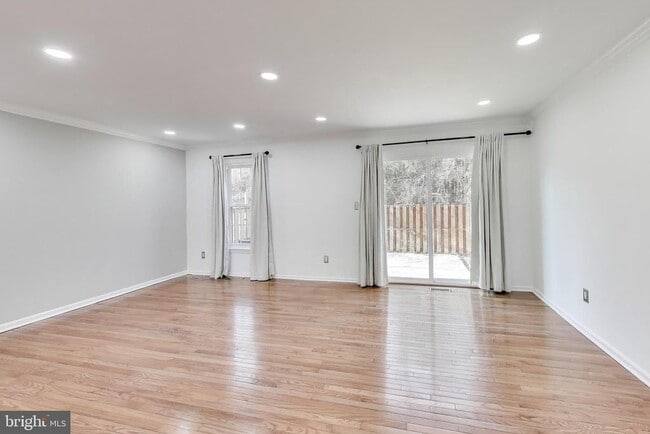 Building Photo - 20210 Maple Leaf Ct