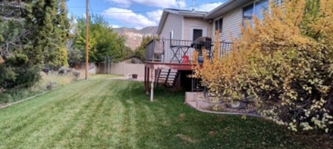 Building Photo - 1250 S Pinewood Dr