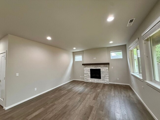 Building Photo - Renton Home
