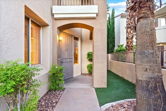Building Photo - 1708 Cordoba Canyon St