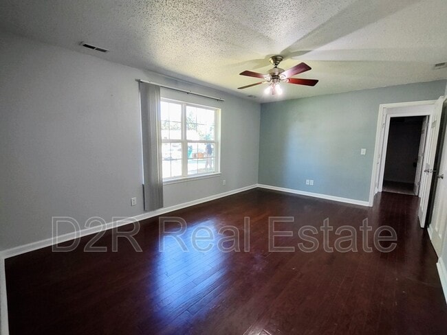 Building Photo - 1121 Branigin Creek Ct