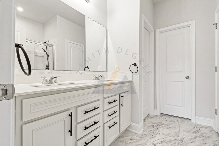 Building Photo - 124 Danner Dr
