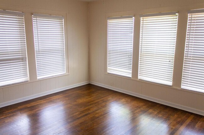 Building Photo - 2109 22nd St