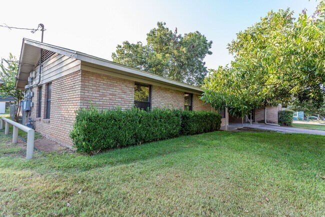 Building Photo - 4501 Caswell-