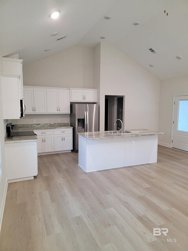 Building Photo - 13219 2nd St